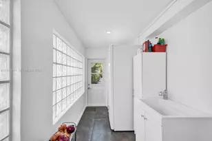 3757 Prairie Ave, Miami Beach, FL 33140 - Photo 12