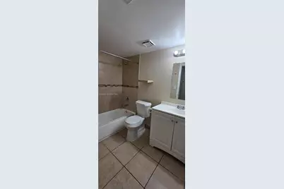 251 W Palm Cir W #102, Pembroke Pines, FL 33025 - Photo 10