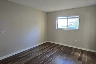 251 W Palm Cir W, Pembroke Pines, FL 33025 - Photo 4