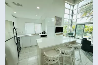 7700 Collins Ave #5, Miami Beach, FL 33141 - Photo 6