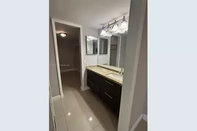 400 Commodore Dr #107, Plantation, FL 33325 - Photo 8