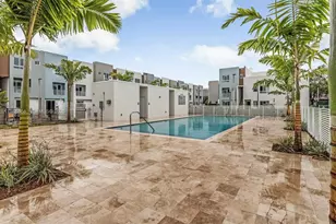 2555 NE 193rd St, Miami, FL 33180 - Photo 2