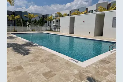 2555 NE 193rd St #2220, Miami, FL 33180 - Photo 4