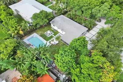 21021 NE 13th Pl, Miami, FL 33179 - Photo 18