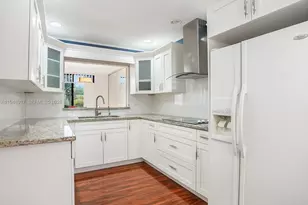 10047 Costa Del Sol Blvd, Doral, FL 33178 - Photo 14