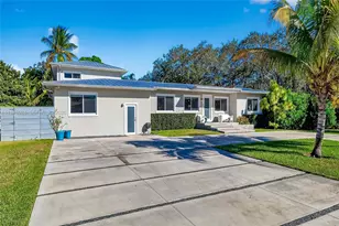 831 NE 109th St, Biscayne Park, FL 33161 - Photo 2