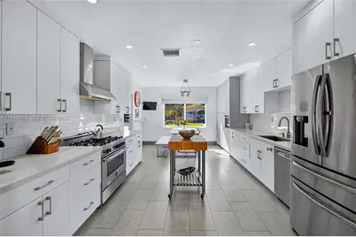 831 NE 109th St, Biscayne Park, FL 33161 - Photo 24