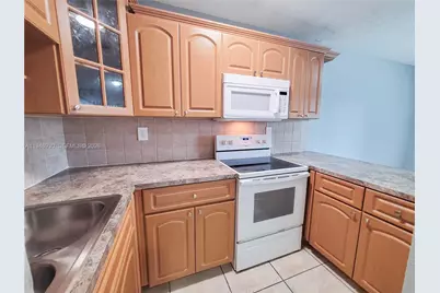 1519 W 42nd Pl #17, Hialeah, FL 33012 - Photo 8