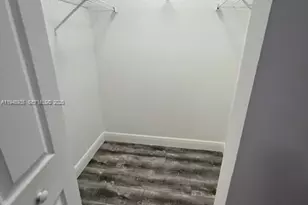 18336 NW 68th Ave, Hialeah, FL 33015 - Photo 8