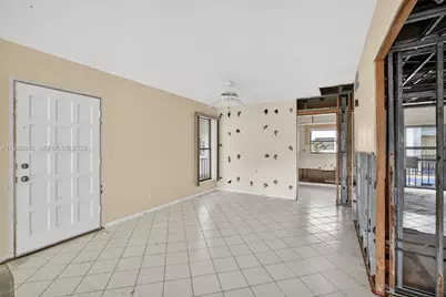 6060 S Falls Cir Dr #306, Lauderhill, FL 33319 - Photo 4