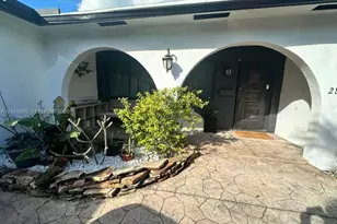 2827 McKinley St, Hollywood, FL 33020 - Photo 4