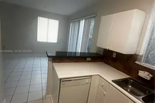 2440 SE 14th Ave, Homestead, FL 33035 - Photo 10