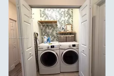 10034 W 32nd Ln, Hialeah, FL 33018 - Photo 14