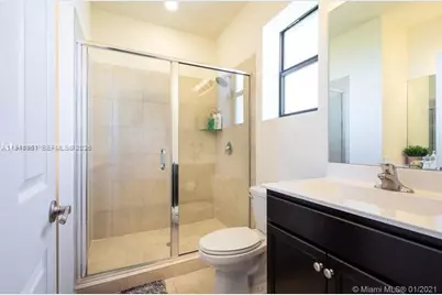 10034 W 32nd Ln, Hialeah, FL 33018 - Photo 8