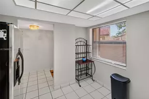 9937 NW 9th St Circle, Miami, FL 33172 - Photo 10