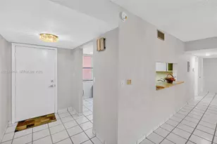 9937 NW 9th St Circle, Miami, FL 33172 - Photo 4