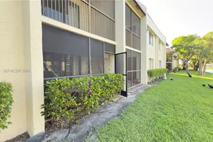 410 Lakeview Dr, Weston, FL 33326 - Photo 14