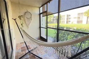 410 Lakeview Dr, Weston, FL 33326 - Photo 12