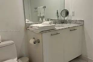 500 Brickell Ave, Miami, FL 33131 - Photo 14
