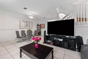 582 NE 207th St, Miami, FL 33179 - Photo 4