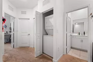 582 NE 207th St, Miami, FL 33179 - Photo 16