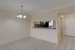 10155 NW 9th St Cir, Miami, FL 33172 - Photo 8