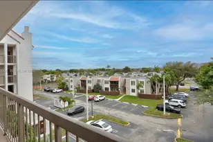 10155 NW 9th St Cir, Miami, FL 33172 - Photo 2