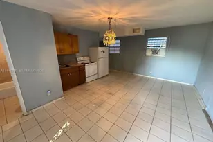 8201 NW 5th Ct, Miami, FL 33150 - Photo 4