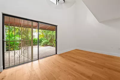 3076 McDonald St #B, Miami, FL 33133 - Photo 6