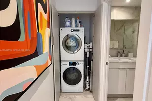 225 Collins Ave, Miami Beach, FL 33139 - Photo 28