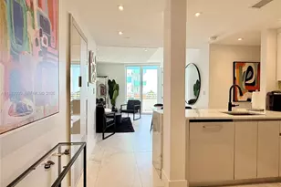 225 Collins Ave, Miami Beach, FL 33139 - Photo 16