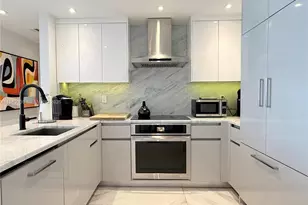 225 Collins Ave, Miami Beach, FL 33139 - Photo 18