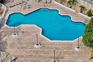 11111 Biscayne Blvd, Miami, FL 33181 - Photo 20