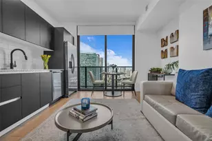 398 NE 5th St, Miami, FL 33132 - Photo 4