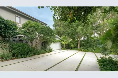 6840 Sunrise Pl, Coral Gables, FL 33133 - Photo 4