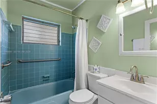7401 Pines Blvd, Pembroke Pines, FL 33024 - Photo 18