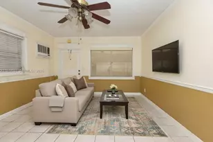 7401 Pines Blvd, Pembroke Pines, FL 33024 - Photo 8