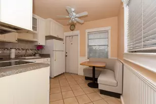 7401 Pines Blvd, Pembroke Pines, FL 33024 - Photo 12