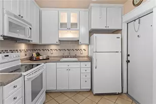 7401 Pines Blvd, Pembroke Pines, FL 33024 - Photo 6