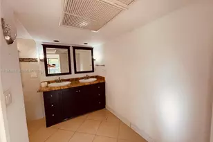 1650 NE 115th St, Miami, FL 33181 - Photo 8