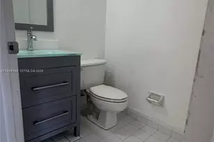 915 SE 13th Rd, Homestead, FL 33035 - Photo 4