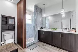 2614 SE 13th St, Homestead, FL 33035 - Photo 12