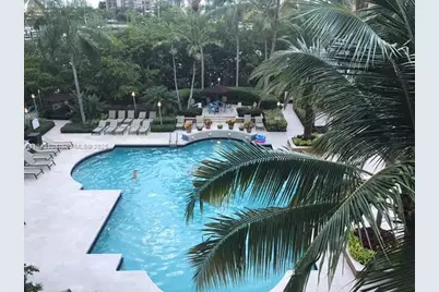 19901 E Country Club Dr #2202, Aventura, FL 33180 - Photo 2