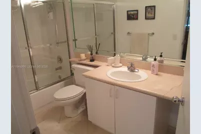 19901 E Country Club Dr #2202, Aventura, FL 33180 - Photo 8