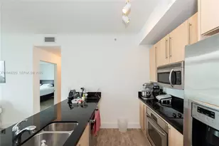 79 SW 12th St, Miami, FL 33130 - Photo 10