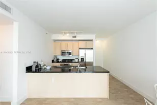 79 SW 12th St, Miami, FL 33130 - Photo 8