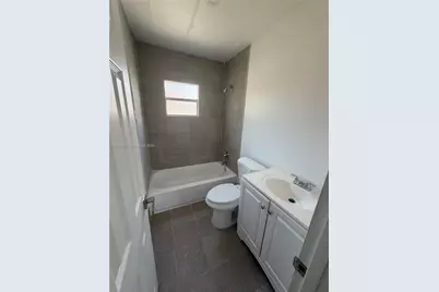 2910 NW 25th St, Fort Lauderdale, FL 33311 - Photo 30