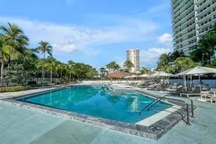 100 Bayview Dr, Sunny Isles Beach, FL 33160 - Photo 38