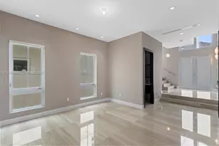 8415 NW 34th Dr, Doral, FL 33122 - Photo 12