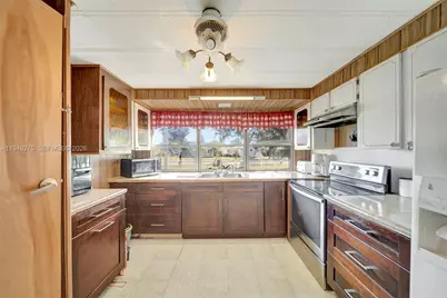 5204 SW 34th St, Davie, FL 33314 - Photo 6